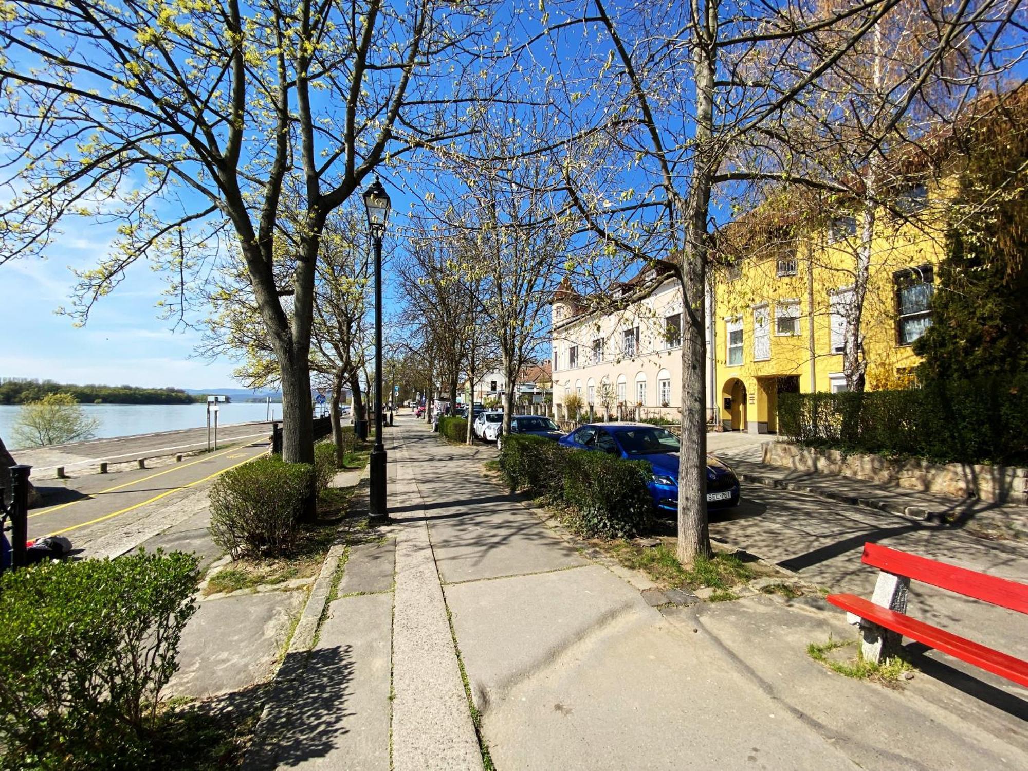Bellevue Vendeghaz 2 Hotell Vác Exteriör bild