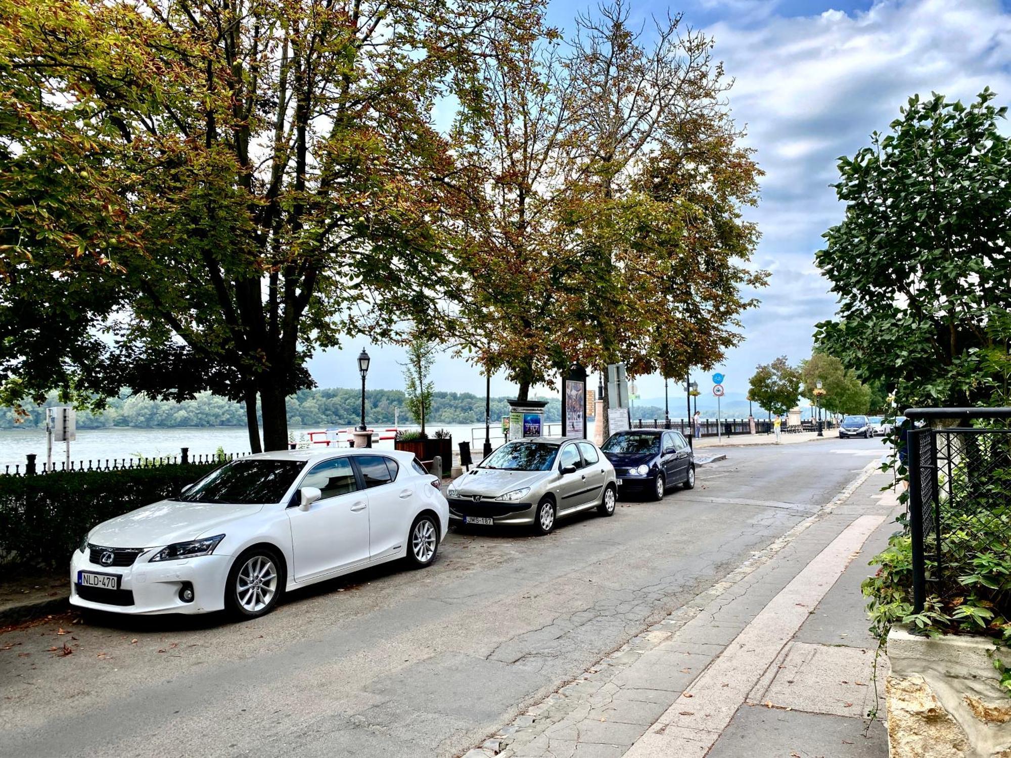 Bellevue Vendeghaz 2 Hotell Vác Exteriör bild