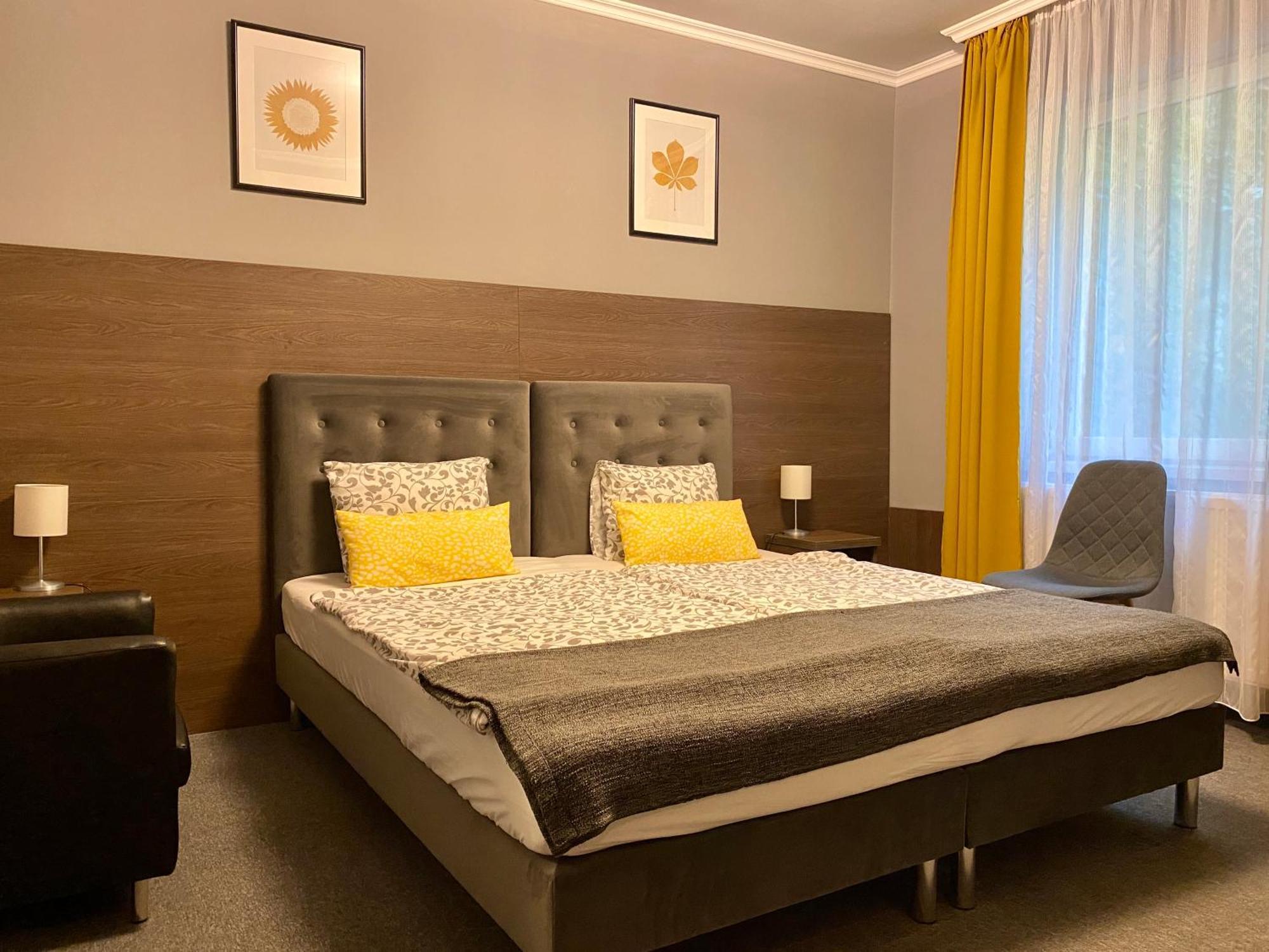 Bellevue Vendeghaz 2 Hotell Vác Exteriör bild
