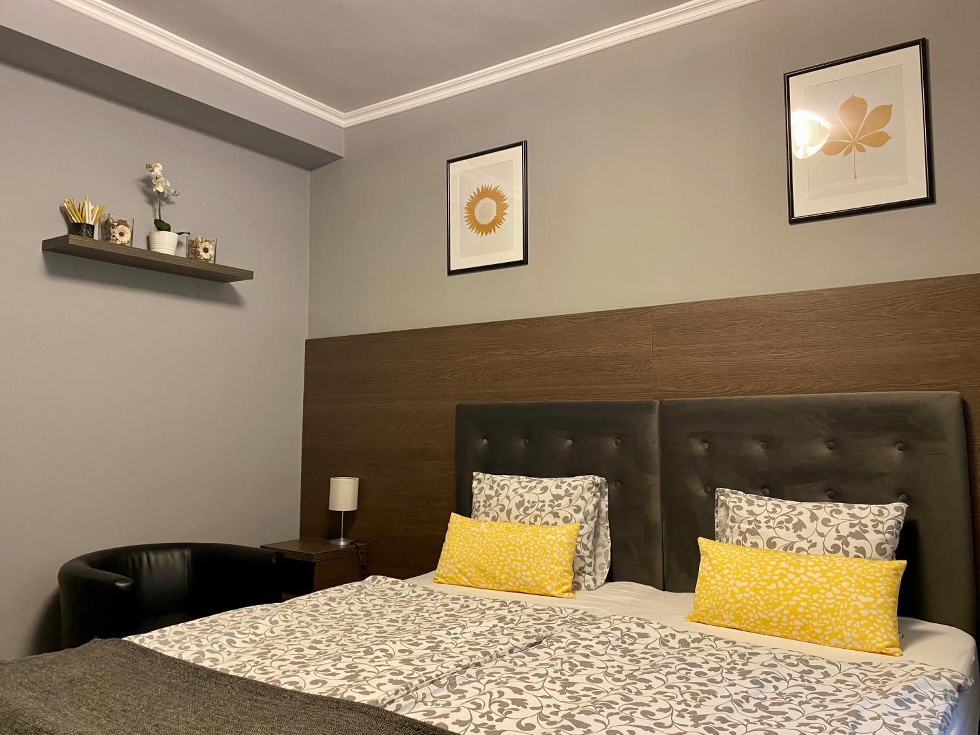 Bellevue Vendeghaz 2 Hotell Vác Exteriör bild