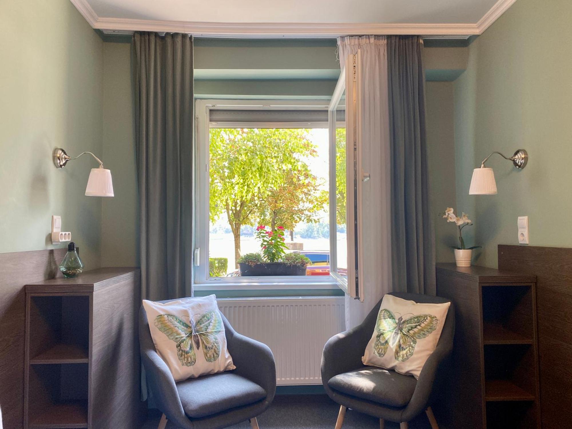 Bellevue Vendeghaz 2 Hotell Vác Exteriör bild